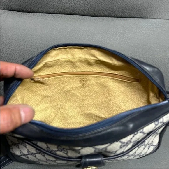 Gucci Black and Cream Crossbody Bag - Picture 6 of 10